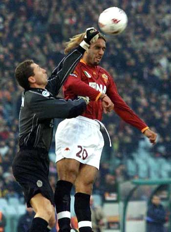 自称亚泰18岁后卫刘议阳女友的账号指控其恋爱期出轨、裸聊