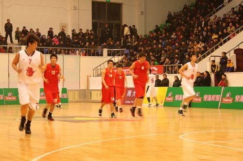 乔丹二次不退役能否实现四连冠？解析他第六冠背后的单核带队真相
