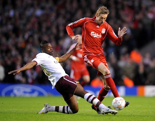 凯里·詹娜养女晒奢华生活，其母21岁跻身十亿富豪榜