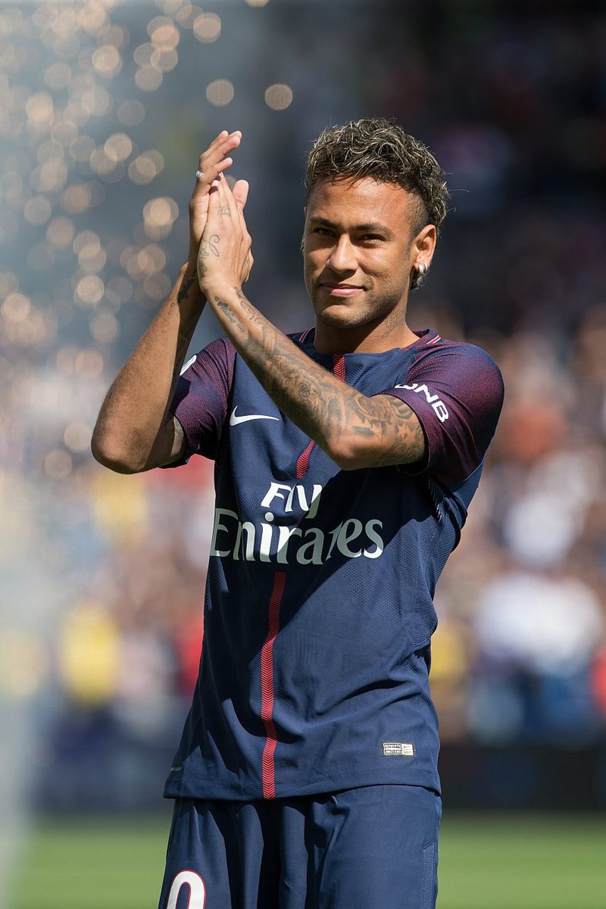 NBA球员专访：詹姆斯谈季后赛目标,