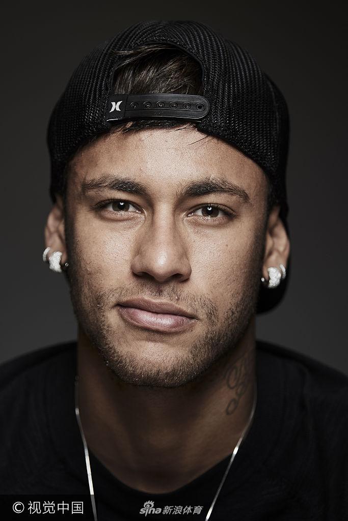 记者：莱比锡预计将接受纽卡对谢什科的9000万欧报价