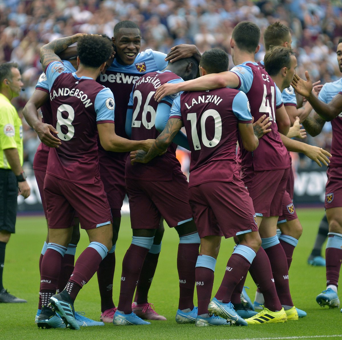 卡萨诺盛赞劳塔罗：他已经4年没去休假了，批评他的人真无知